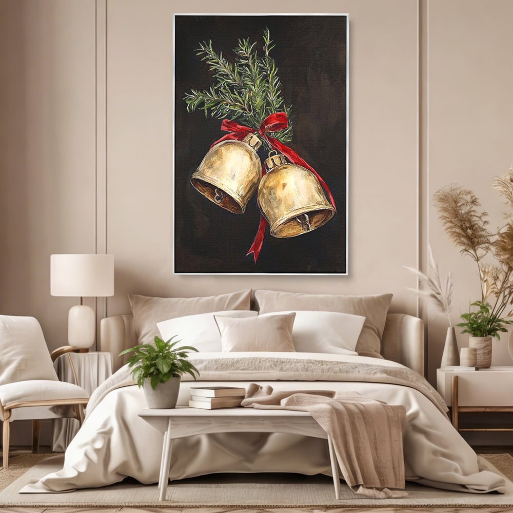 Tablou canvas cu tablou canvas cu clopotei de craciun, in rama de aluminiu argintiu, pe perete intr-un dormitor